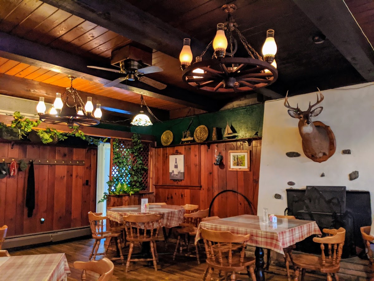 The Loon Restaurant and Tavern - Photo 8