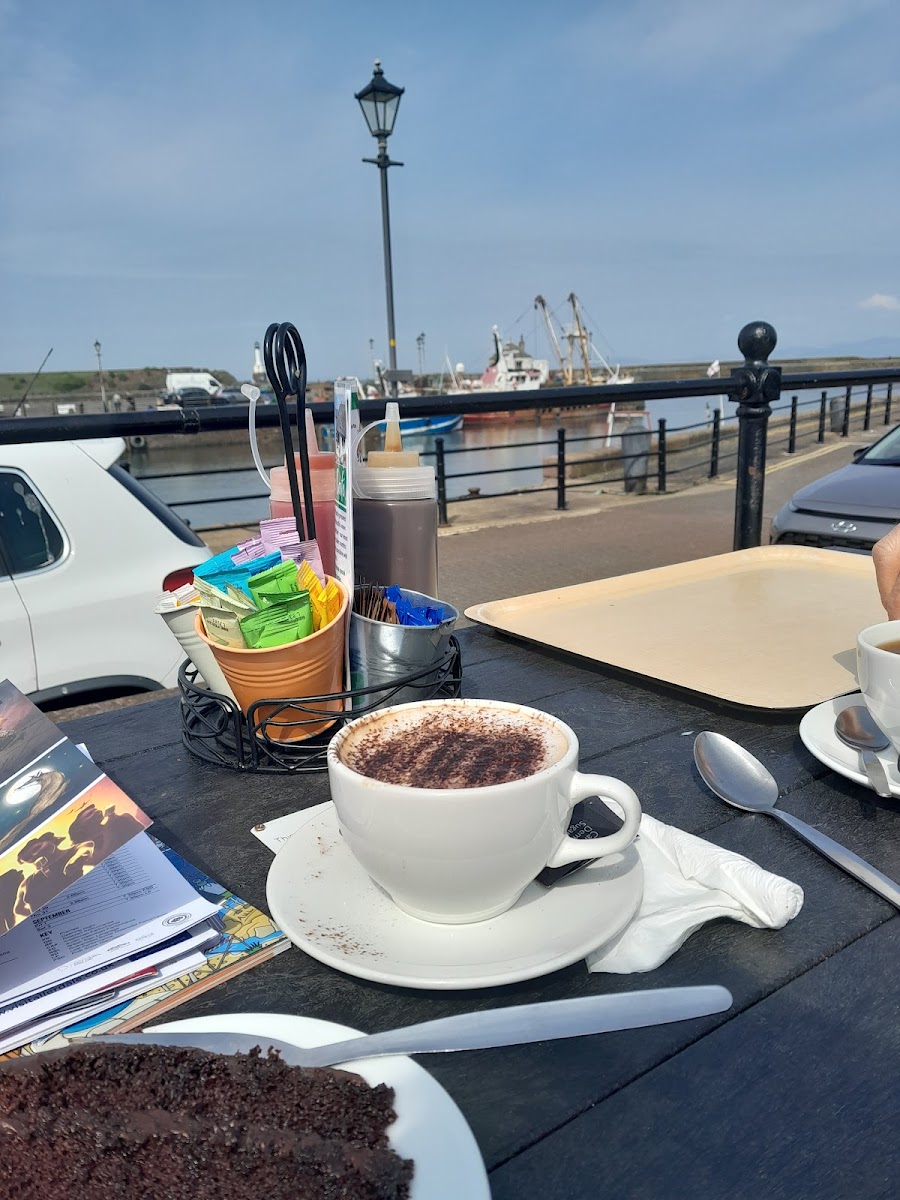 Marina View Cafe - Photo 3