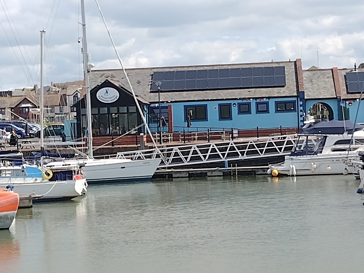 Marina View Cafe - Photo 4