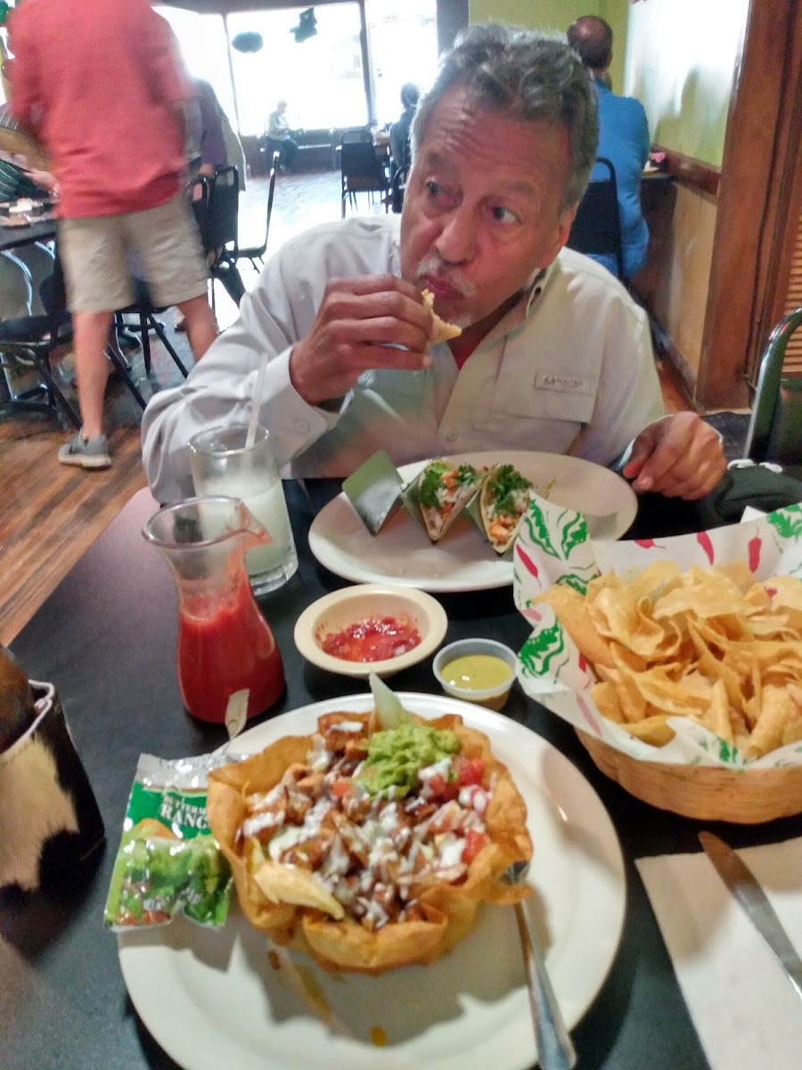 Gonzalez mexican restaurant - Photo 3
