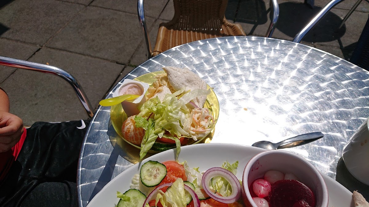 Cambrian Lakeside Cafe Bar - Photo 6