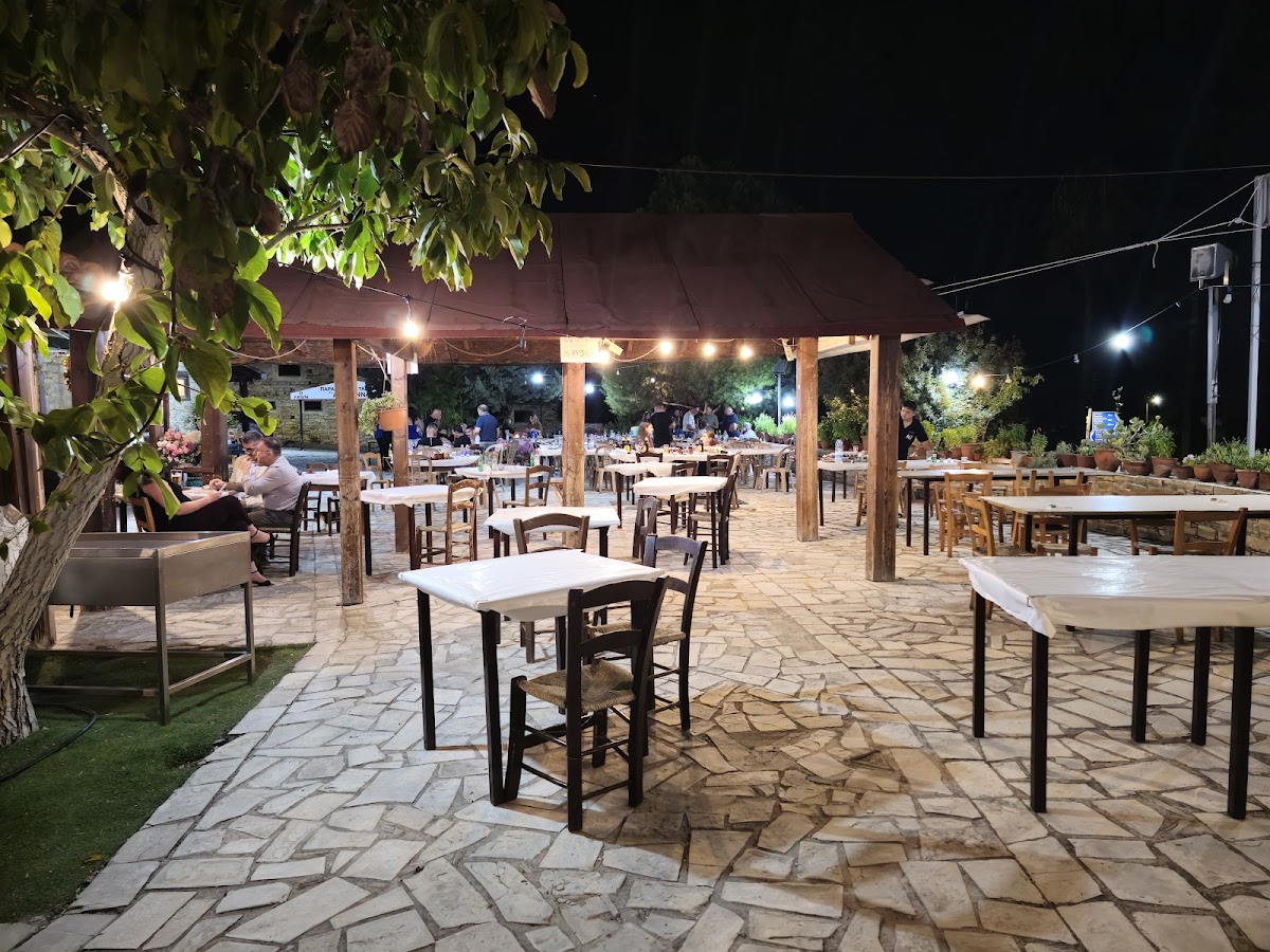 Ayia Anna Tavern - Photo 3