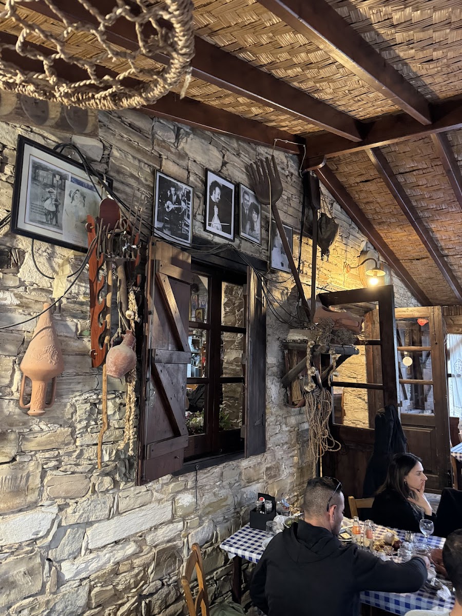 Ayia Anna Tavern - Photo 8