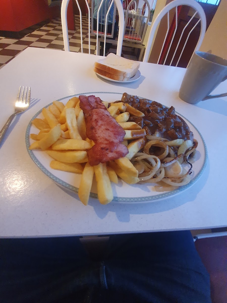 Cheerio Cafe - Photo 3