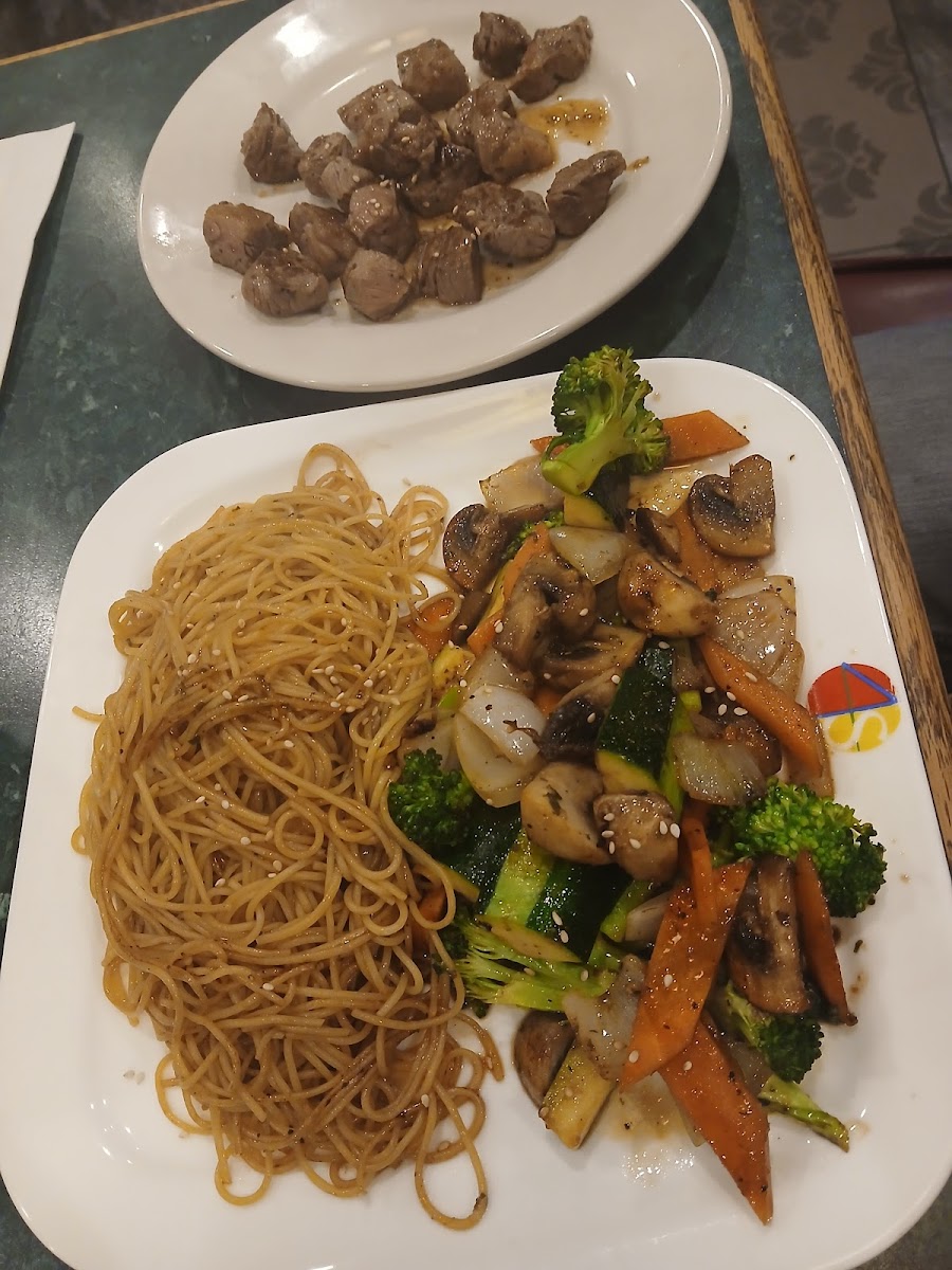 Yoshi Japanese Steakhouse & Sushi - Photo 1