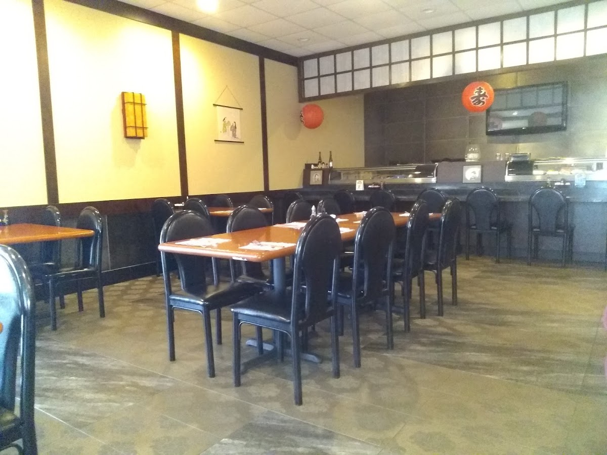 Yoshi Japanese Steakhouse & Sushi - Photo 5