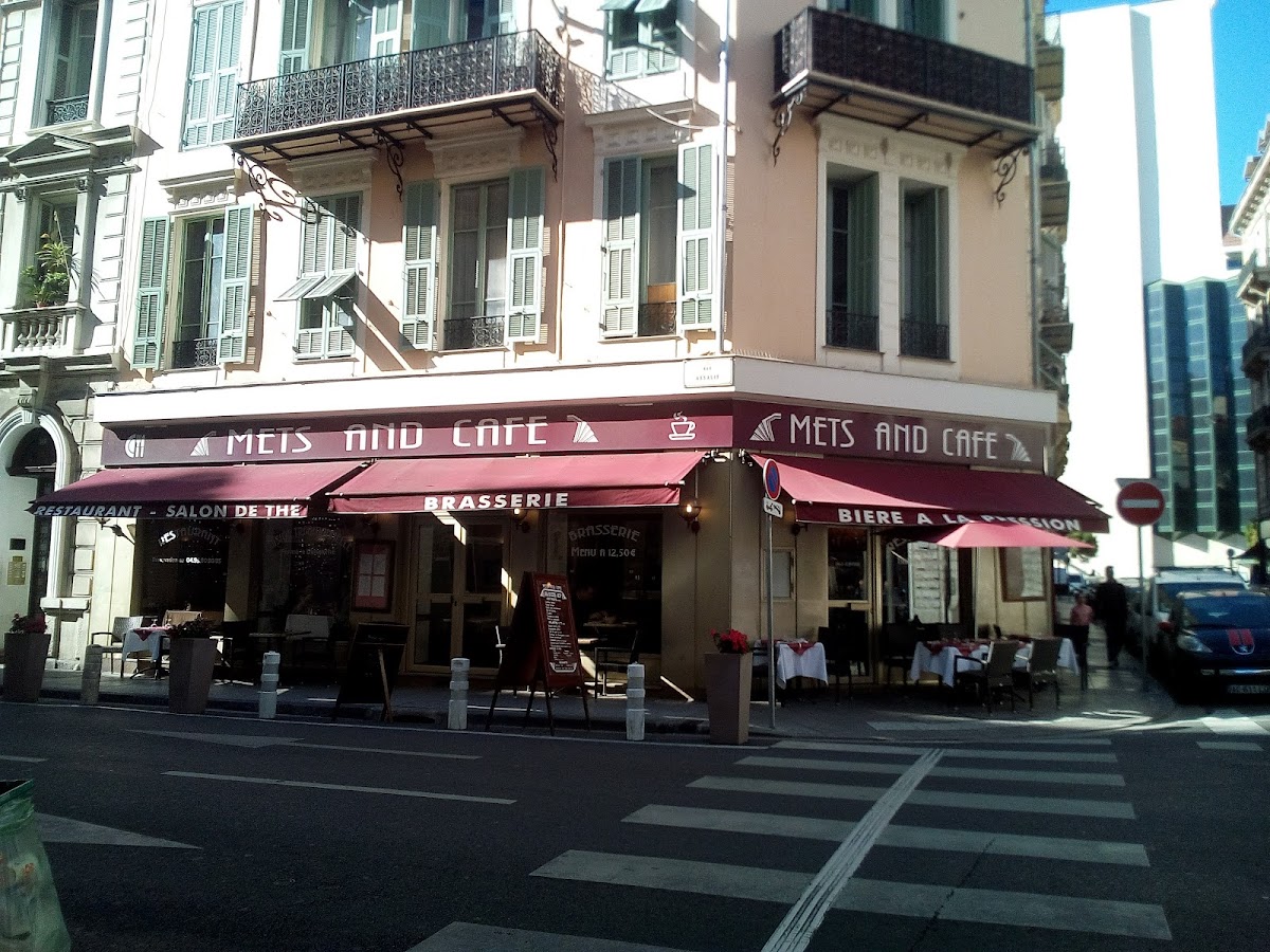 Mets and Café