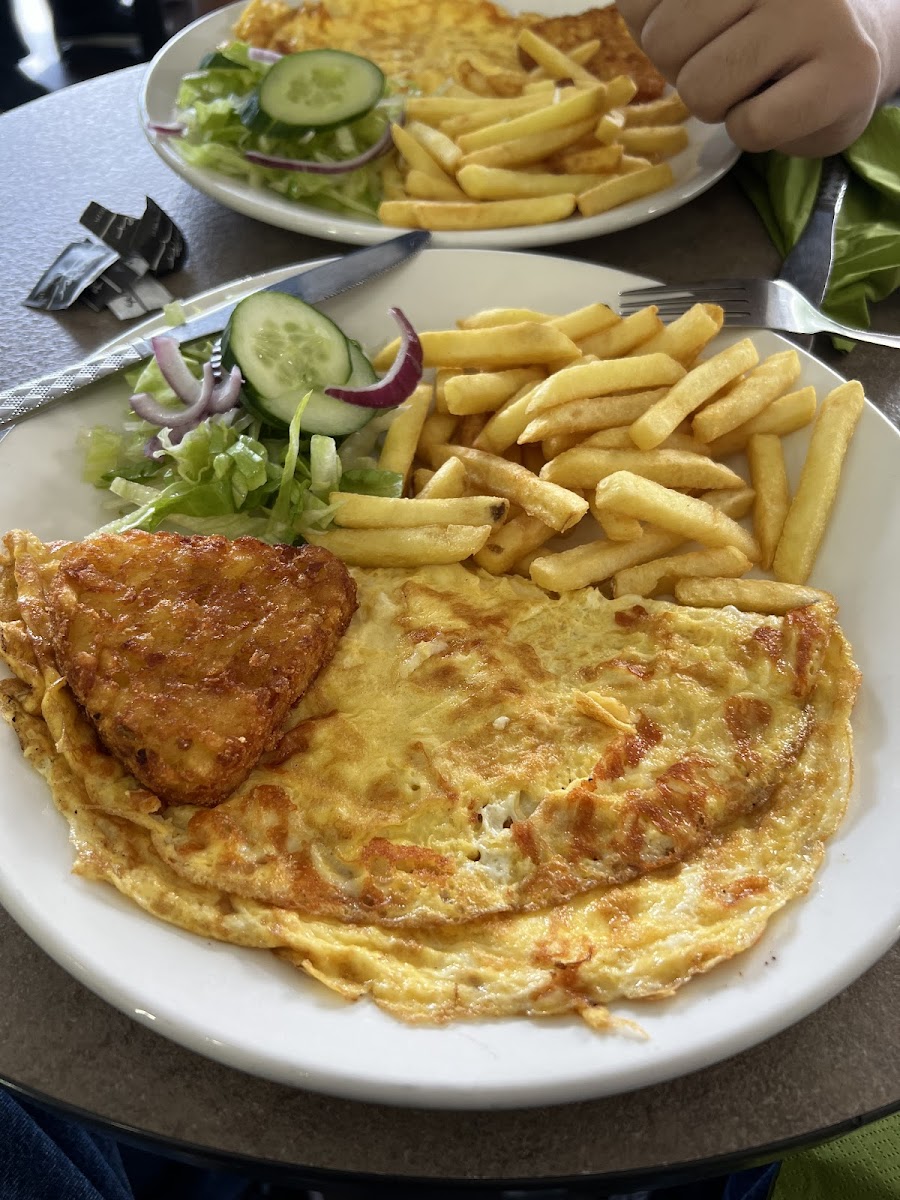 Salt Hill Café - Photo 3