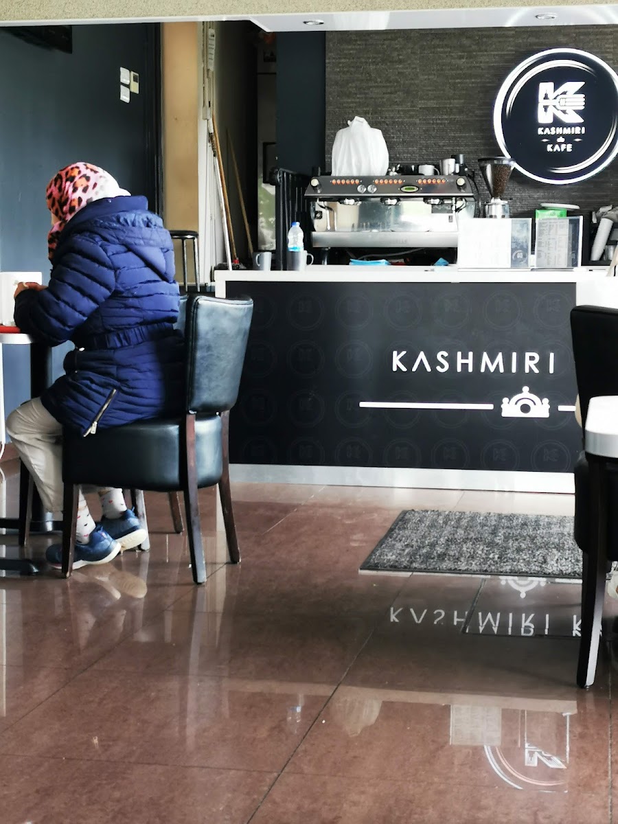 Salt Hill Café - Photo 5