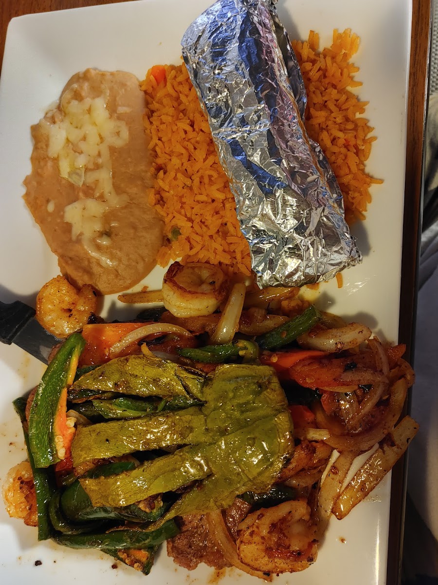 El Viejo Mexican Restaurant - Photo 2