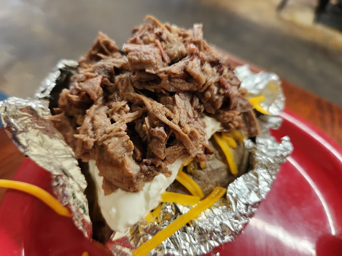 Hog Heaven Smokehouse - Photo 1
