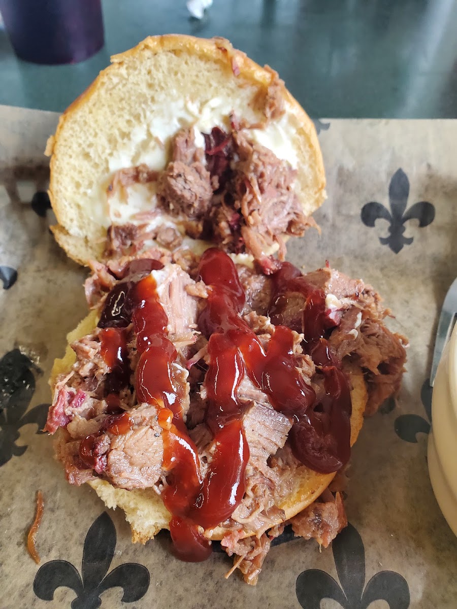 Hog Heaven Smokehouse - Photo 4