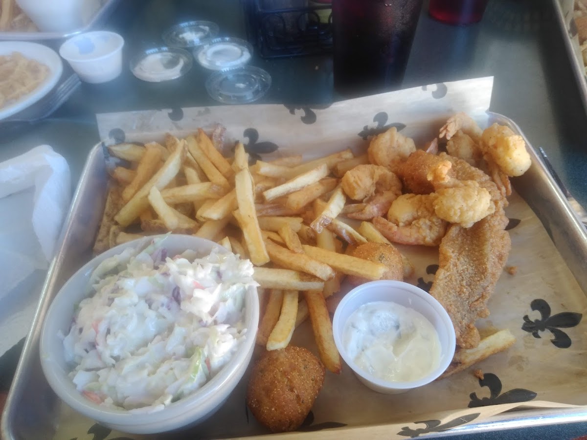 Hog Heaven Smokehouse - Photo 5