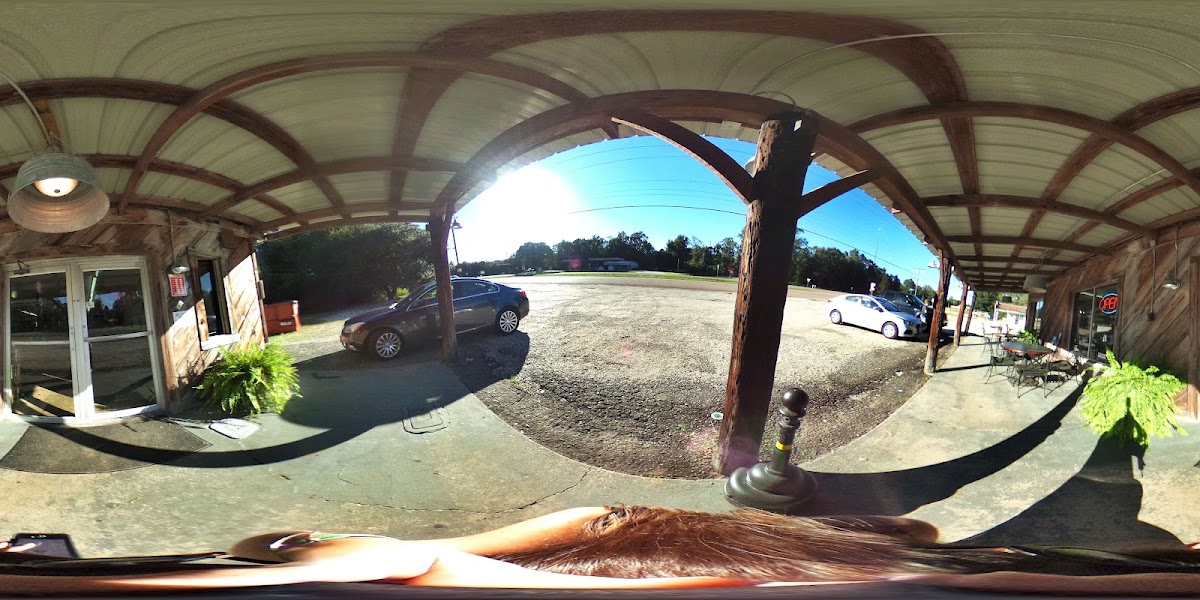 Hog Heaven Smokehouse - Photo 6
