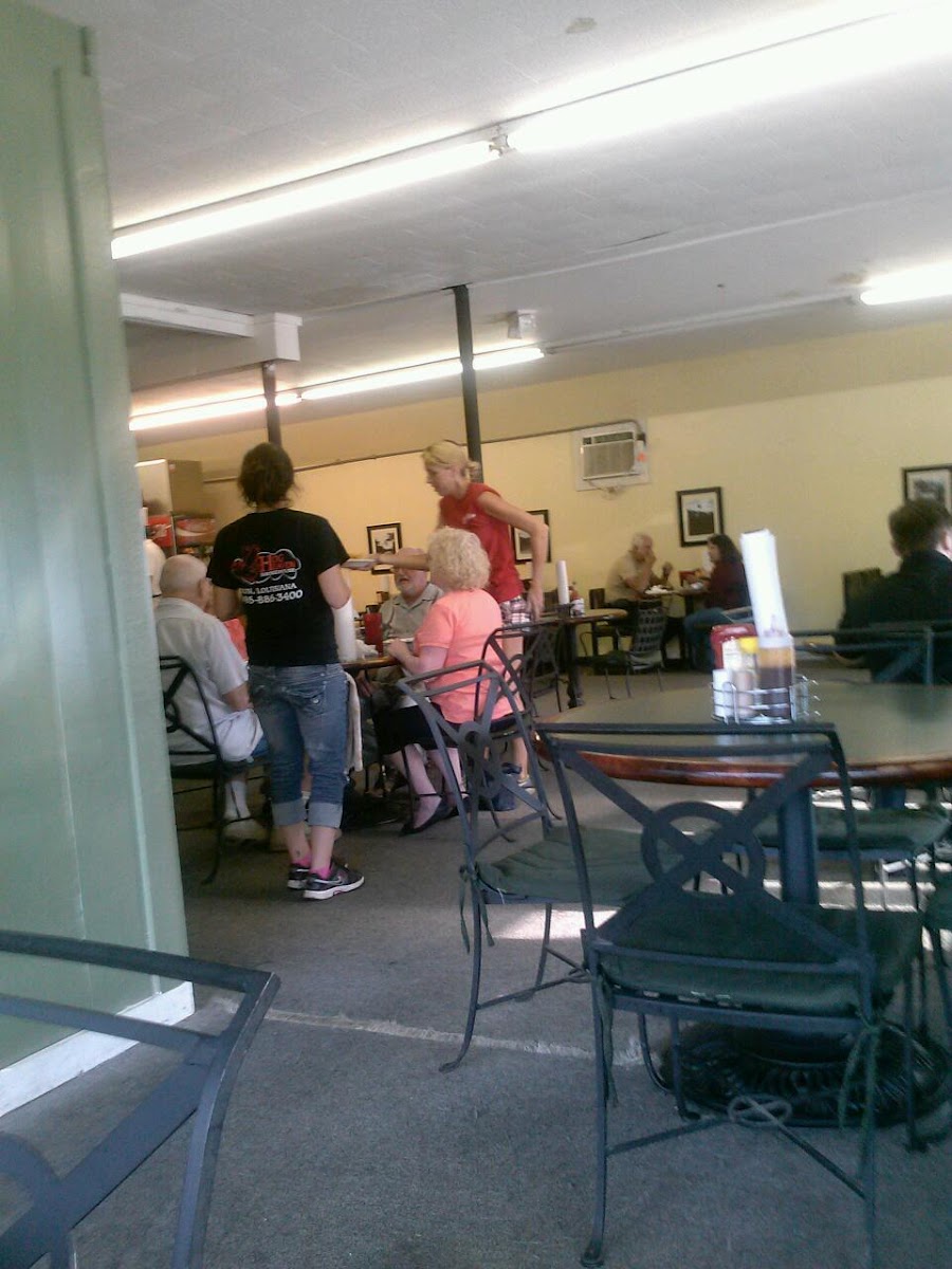 Hog Heaven Smokehouse - Photo 7