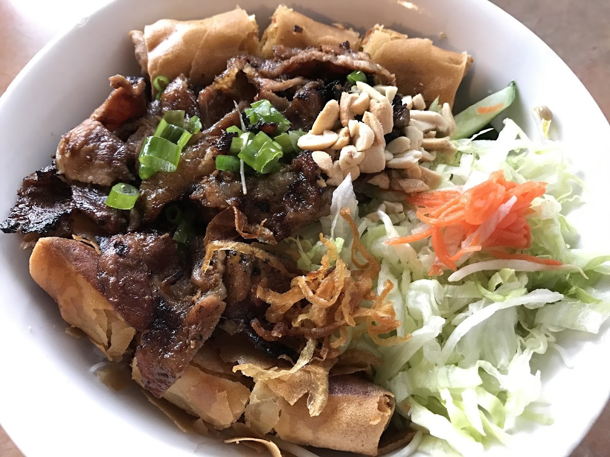 Pho Newton - Photo 4