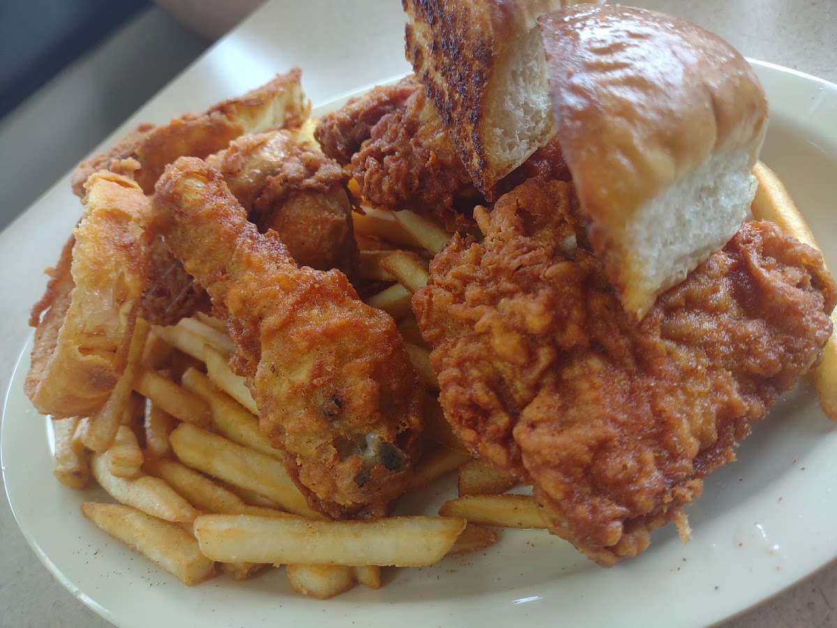 Primos Burgers - Photo 4