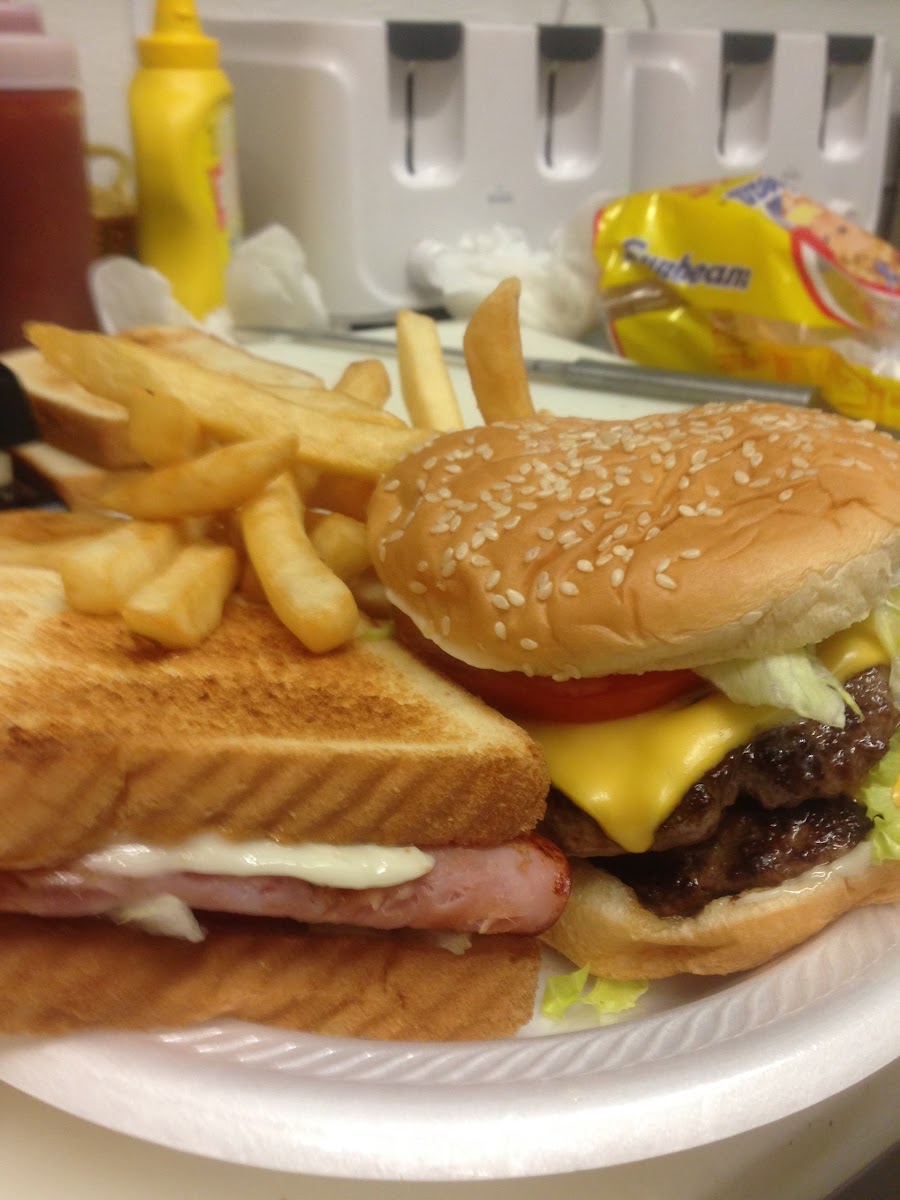 Fergusons Grocery & Lunch - Photo 1