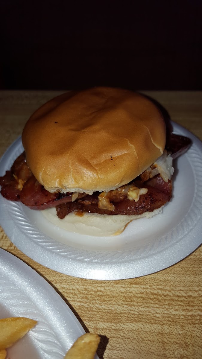Fergusons Grocery & Lunch - Photo 7