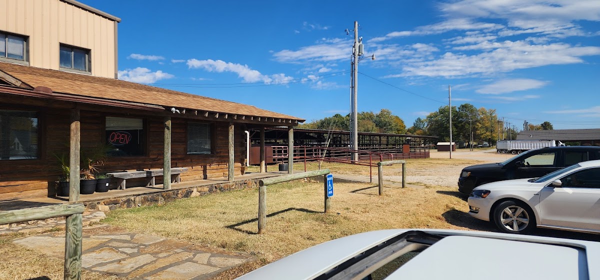 Cattleman's Family Restaurant - Photo 5