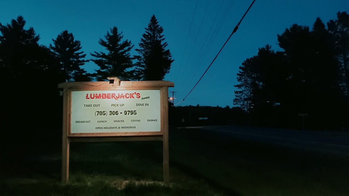Lumberjack's Diner - Photo 8