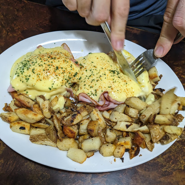 Eggs Benedict