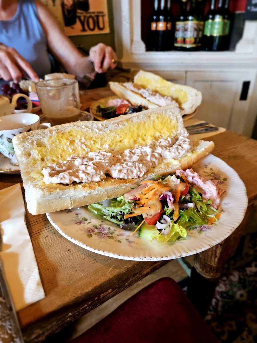 The Bakehouse Cafe - Photo 6