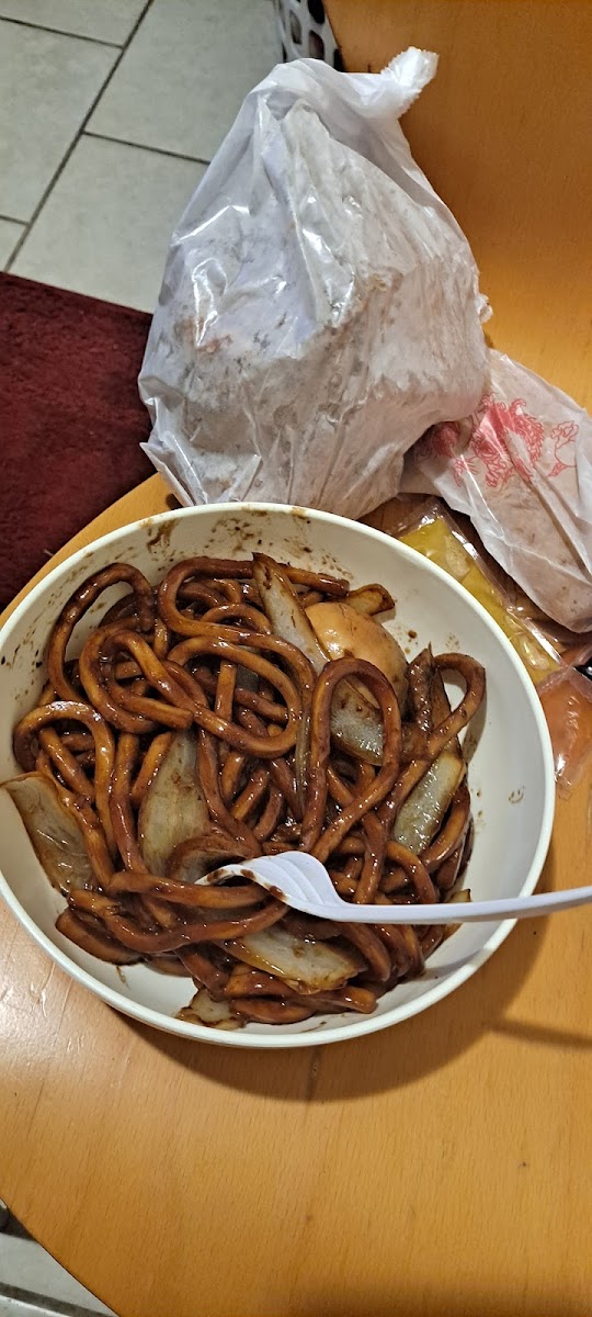 Ma Wongs Carryout - Photo 8