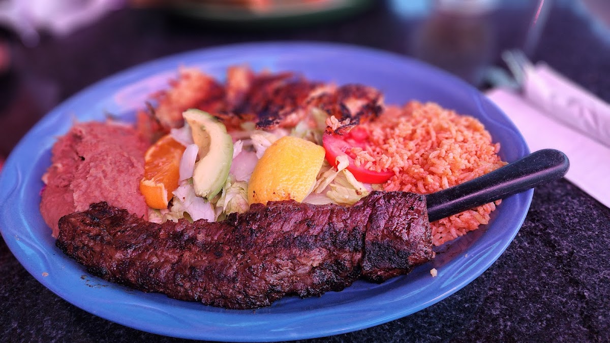 Las Palmas Mexican Restaurant and Bar - Photo 1