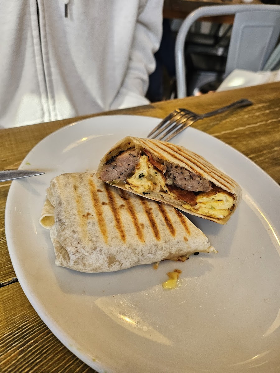 TOAST Cafe & Deli - Photo 4