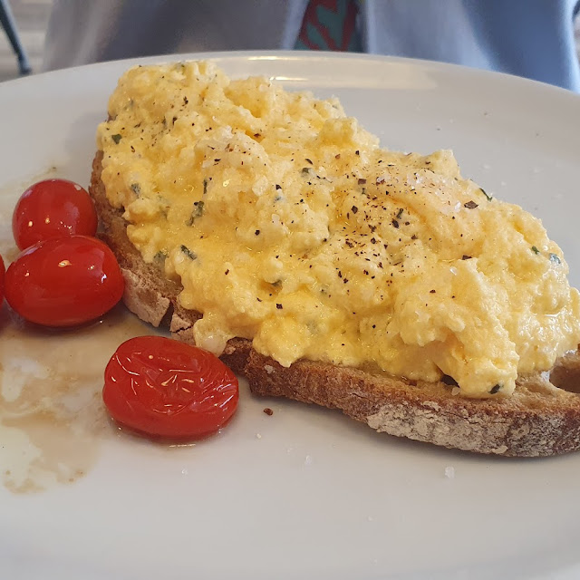 Scrambled Egg on Toast