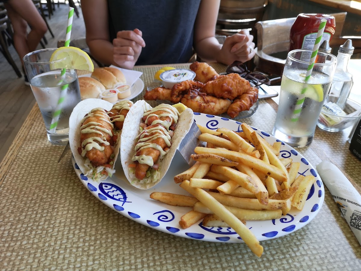 Fisherman's Catch Bar & Restaurant - Photo 1
