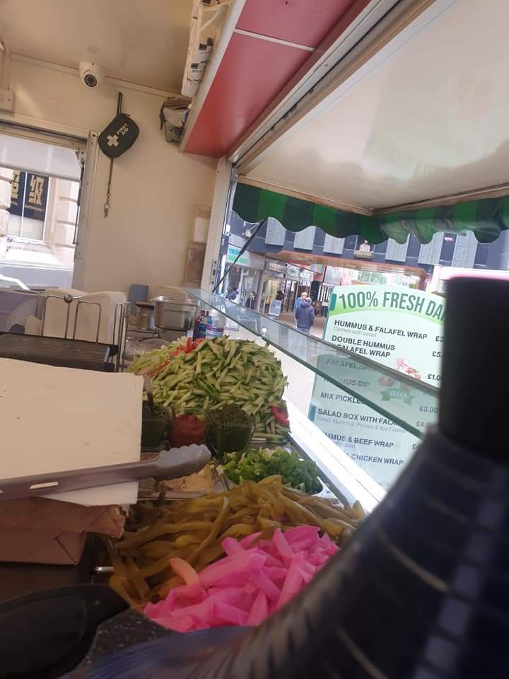 HUMMUS HOUSE UK - Photo 4