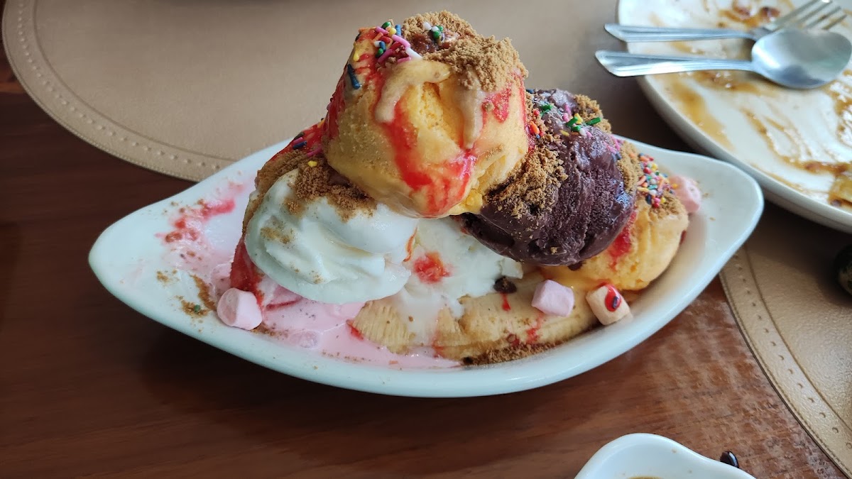 Incredible Food House - Photo 1