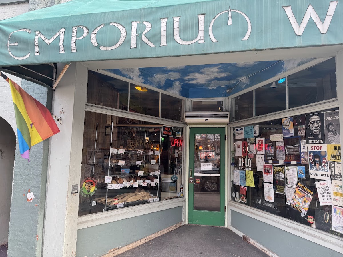 Emporium Wines & Underdog Café - Photo 2