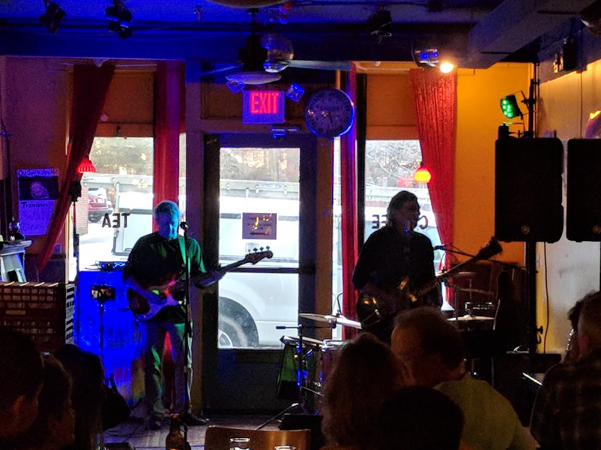 Emporium Wines & Underdog Café - Photo 5
