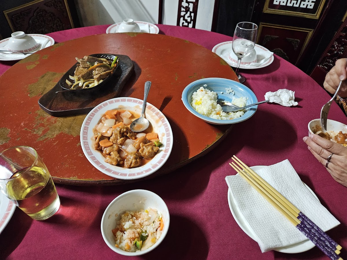 Golden Coast Restaurant - Photo 9