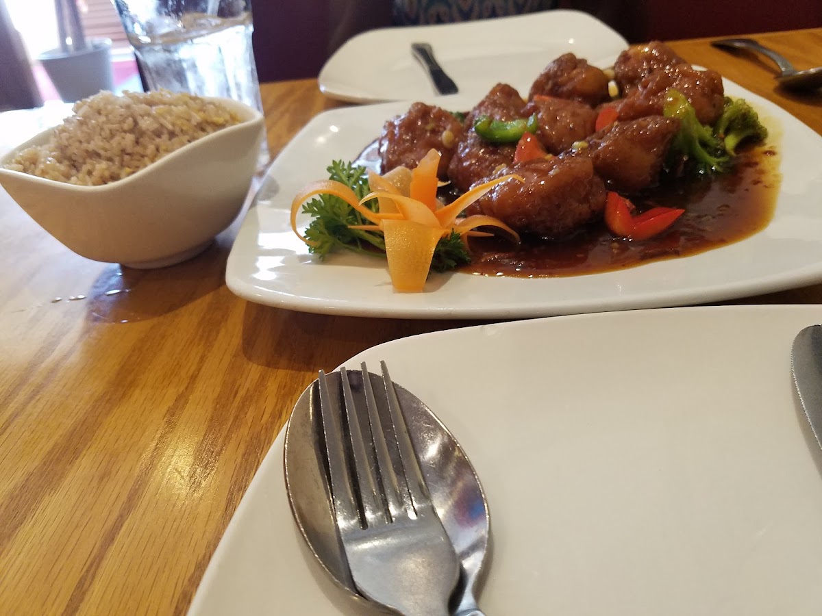 Yum Asian Bistro - Photo 2