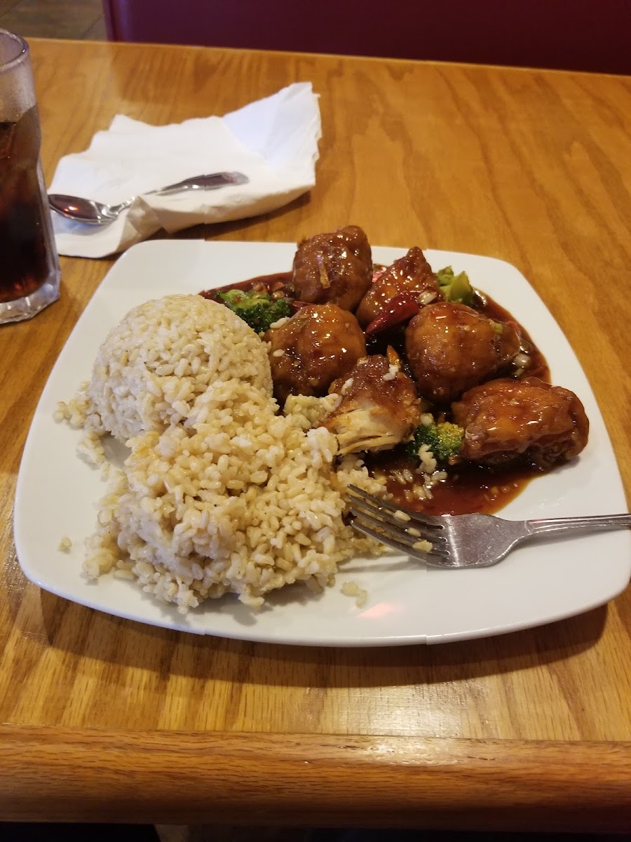 Yum Asian Bistro - Photo 4