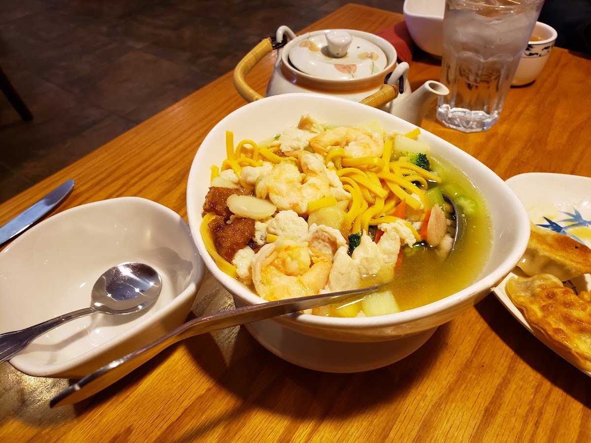 Yum Asian Bistro - Photo 5