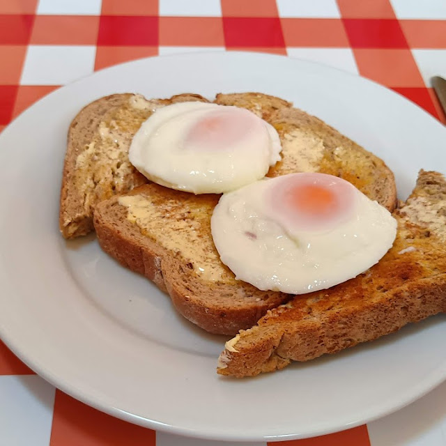 Poached Eggs on Toast