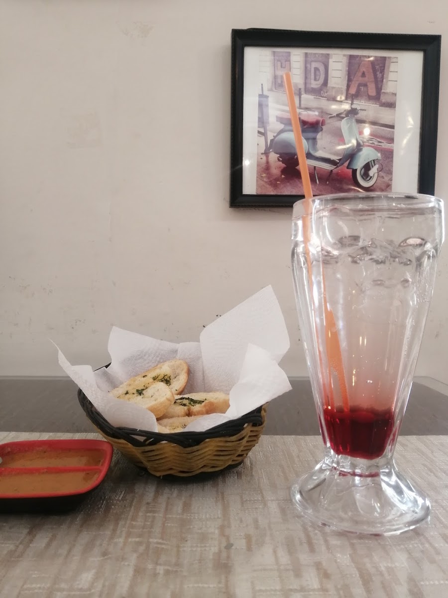 Ita Bella Restaurant - Photo 8