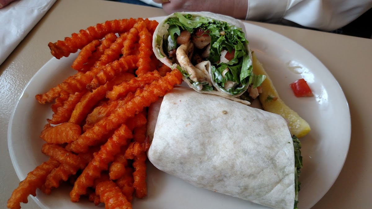 Hosler's Family Restaurant - Photo 3