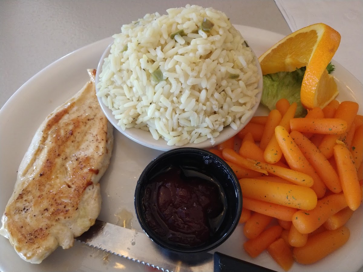 Hosler's Family Restaurant - Photo 4