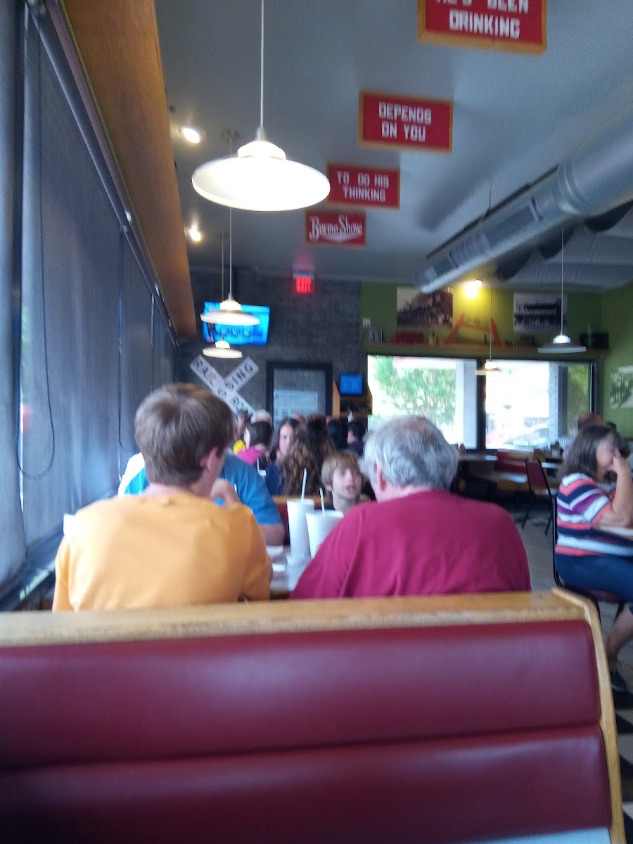 Depot Bar-B-Q - Photo 3