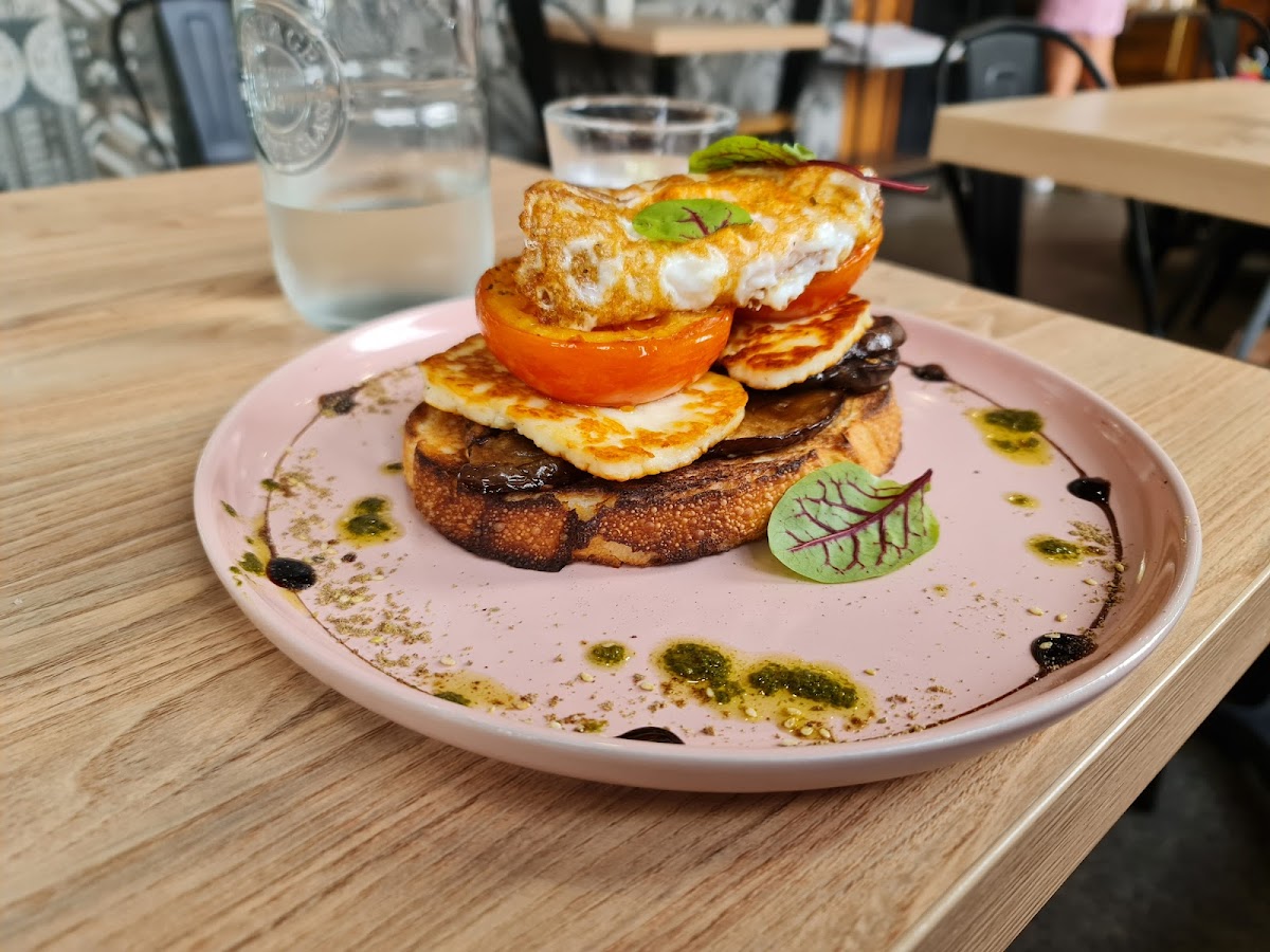 Mase Cafe - Photo 2