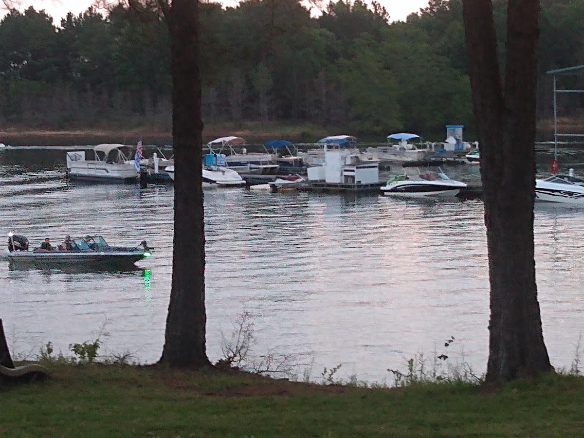 Rafters On The Water - Photo 2