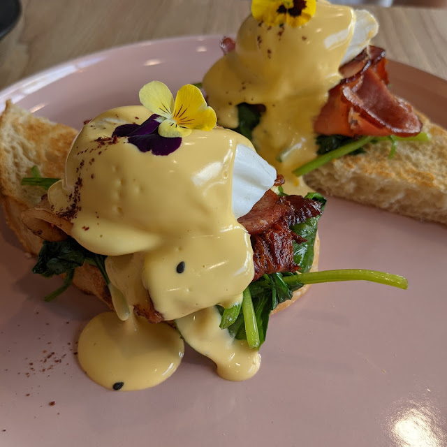 Eggs Benedict