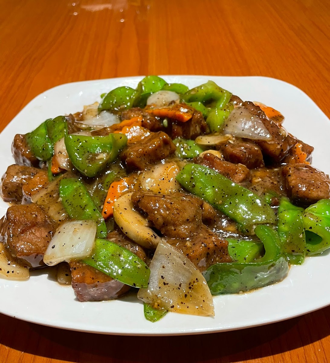 New Hong Kong Wok - Photo 1