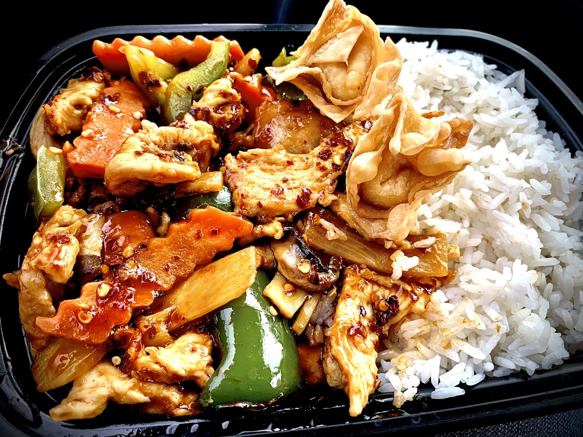 New Hong Kong Wok - Photo 6